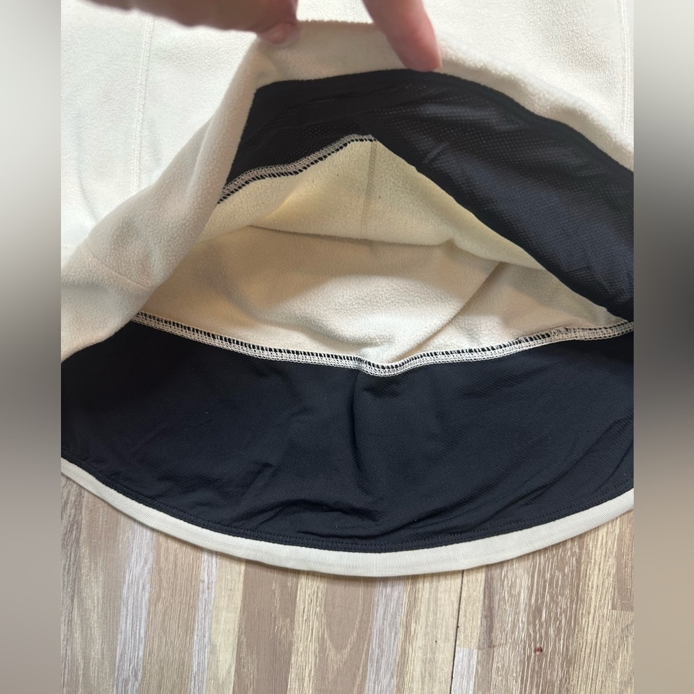 Lululemon Run: Bold In The Cold Long Sleeve Polar Cream / Black - Rare! - Picture 5 of 16